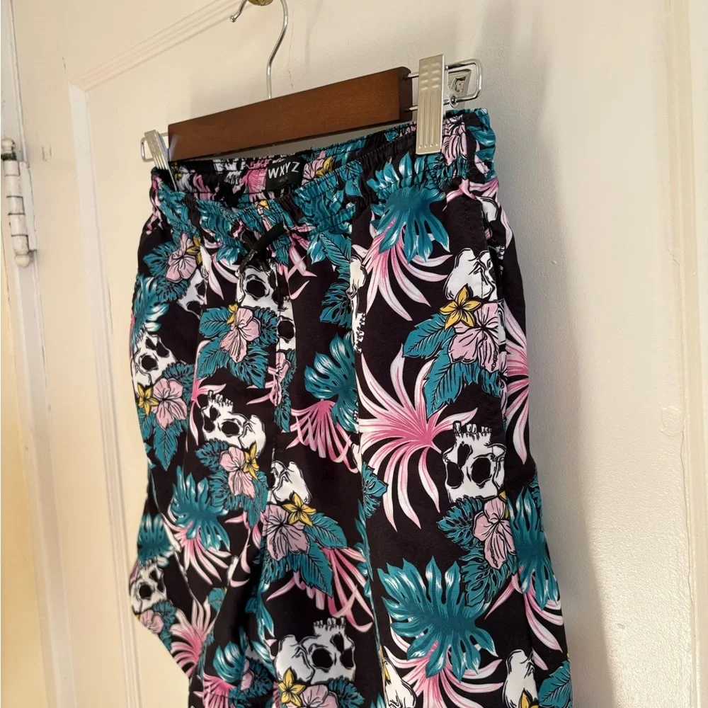WXYZ Black Tropical Skull Swim Shorts‎ Unlined Pink & Teal Floral M(10)